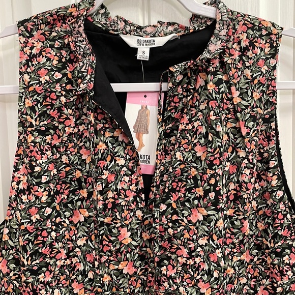 🌸BB DAKOTA floral tiered dress.  S - Picture 2 of 8